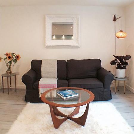 Old Town Castle View Apartment Единбург Екстер'єр фото