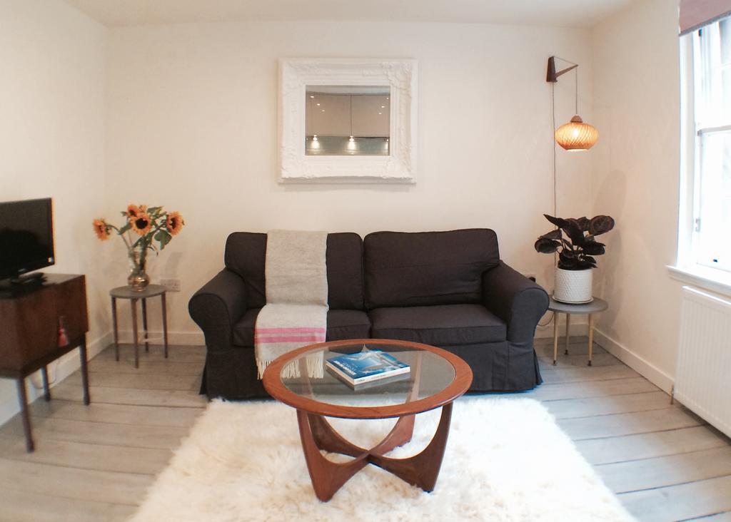 Old Town Castle View Apartment Единбург Екстер'єр фото