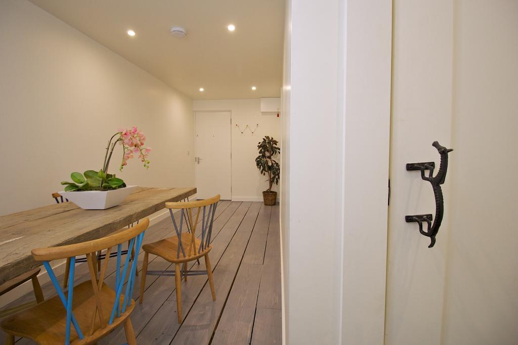 Old Town Castle View Apartment Единбург Екстер'єр фото