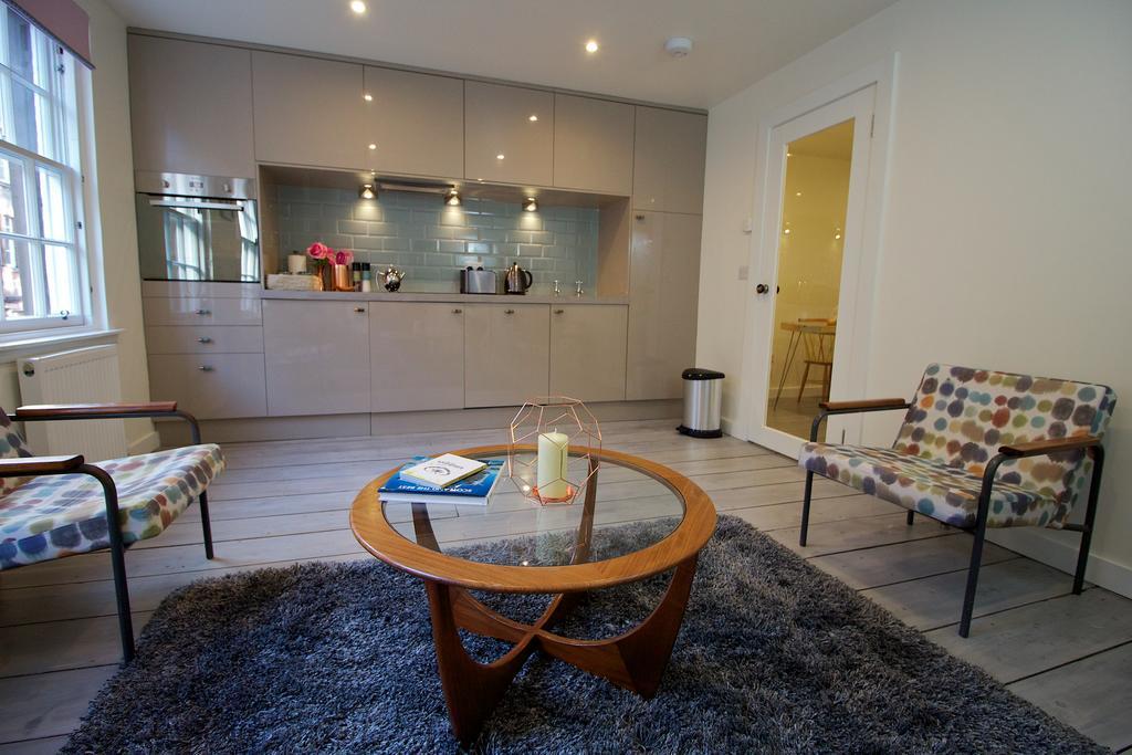 Old Town Castle View Apartment Единбург Екстер'єр фото